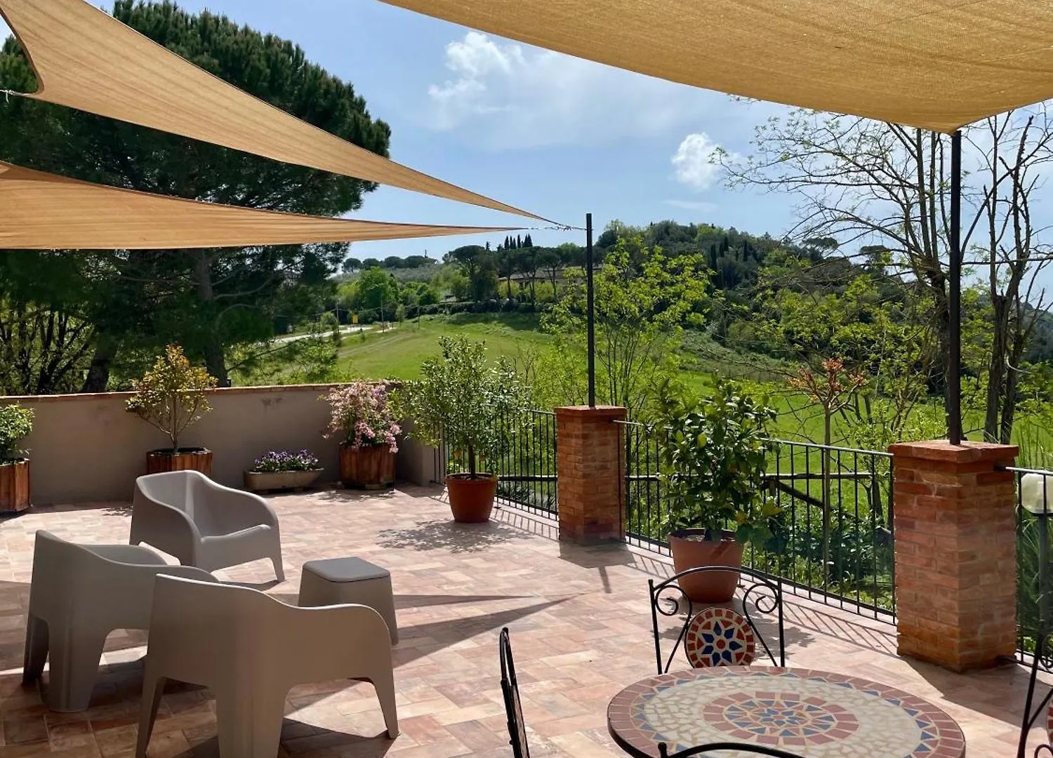 Apartment Appartamenti Le Ginestre Lupompesi Italy